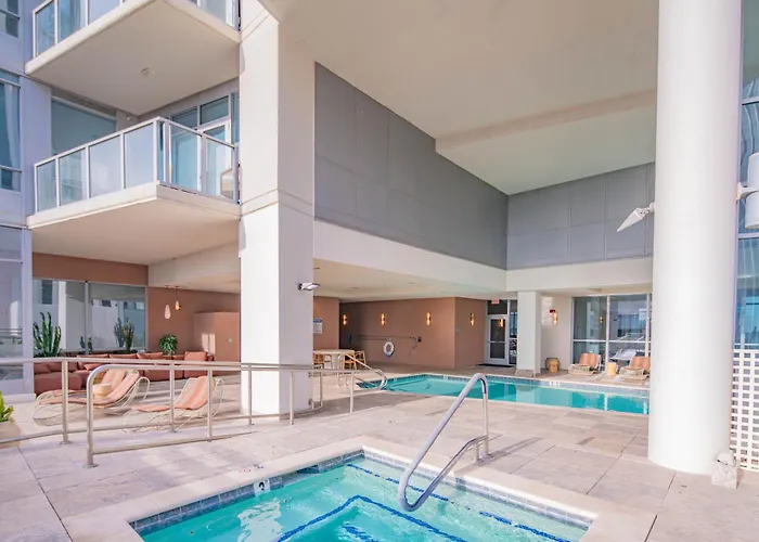 High-rise Haven In The Pool & Gym Included *