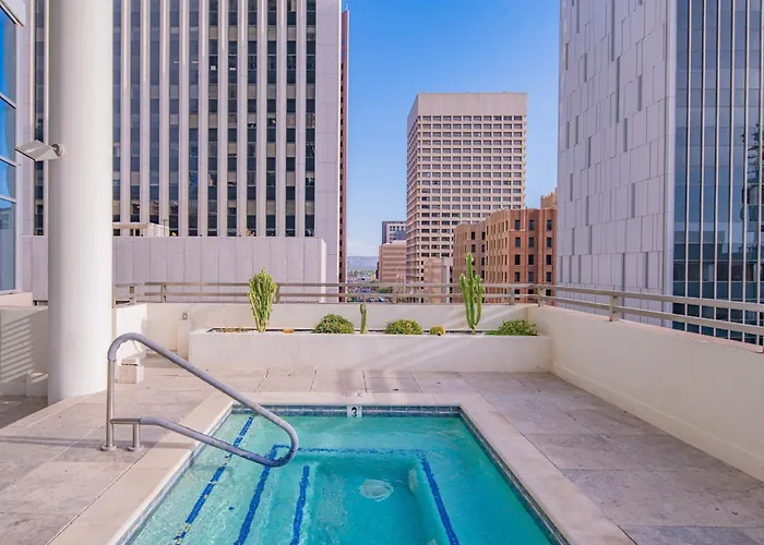 High-rise Haven In The Pool & Gym Included