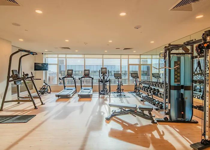 High-rise Haven In The Pool & Gym Included Apartment