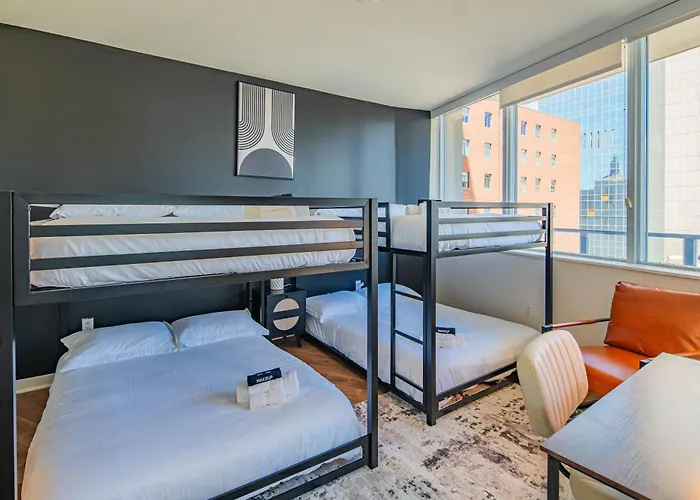 High-rise Haven In The Pool & Gym Included Apartamento