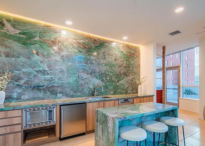 High-rise Haven In The Pool & Gym Included *